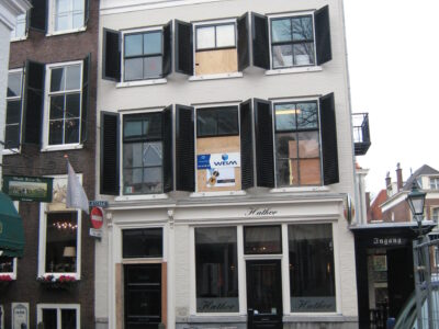 herkomst: R. de Booij   datum: 19 februari 2014
voorgevel foto genomen tijdens restauratie