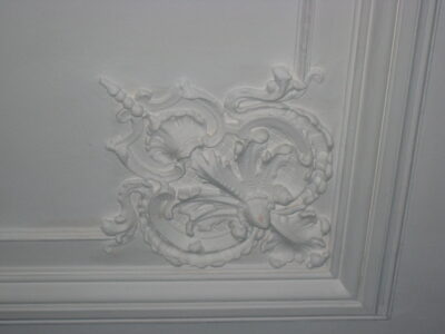 origineel hoekornament achterkamer verdieping