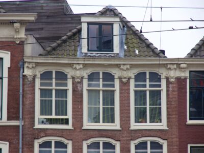 spui-223-2015-02-11-bovenzijde-van-de-gevel