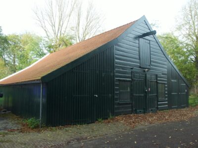 kwekerijweg-8-2017-11-01-schuur-rechts-van-het-magazijn