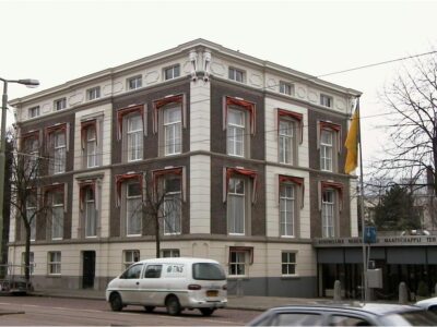 v.l.n.r. nrs. 15 en 13