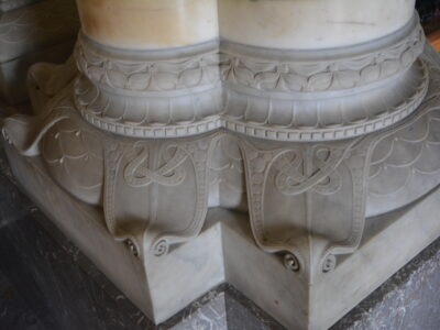 dsc-2981-detail-marmeren-zuilen-entreehal