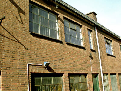 Geveldetail van de rokerij gezien vanaf het binnenterrein.