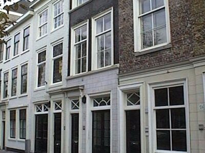 nr. 126/126a in het midden van de afbeelding