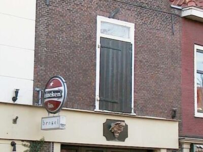 zie ook bouwtekeningen Hooikade 1.