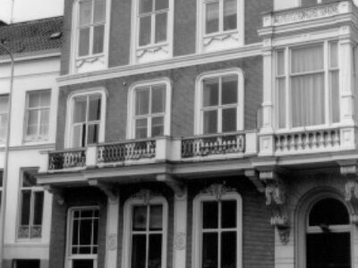 herkomst: mz   datum: 24-4-1990