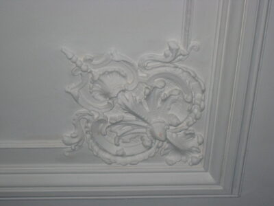 origineel hoekornament achterkamer verdieping