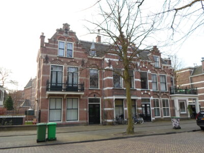 herkomst: R. Joosten   datum: 28-3-2014   Kerkhoflaan 7 links op de foto