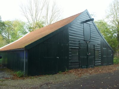 kwekerijweg-8-2017-11-01-schuur-rechts-van-het-magazijn