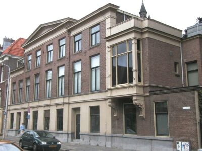 Laan van Meerdervoort 9 en 11 (v.r.n.l.)