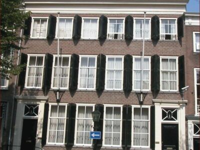 linkerdeel is nr. 25 (rechterdeel is 24)