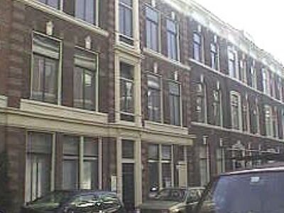 Nr. 6a/6b in het midden van de afbeelding